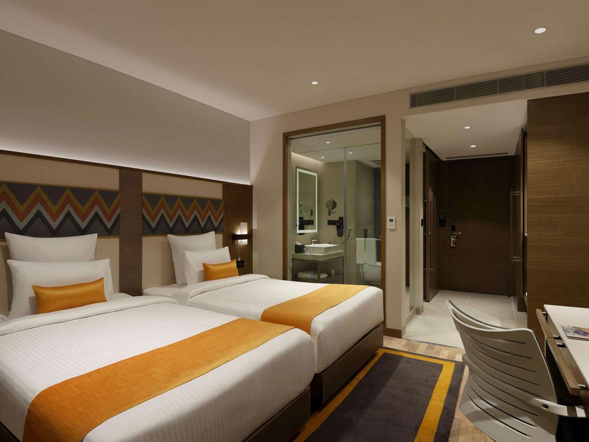 Novotel Guwahati Gs Road Ngoại thất bức ảnh